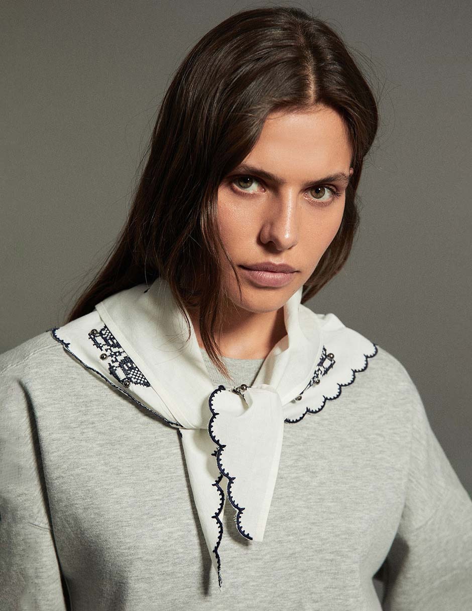 Suéter cuello redondo para mujer 3
